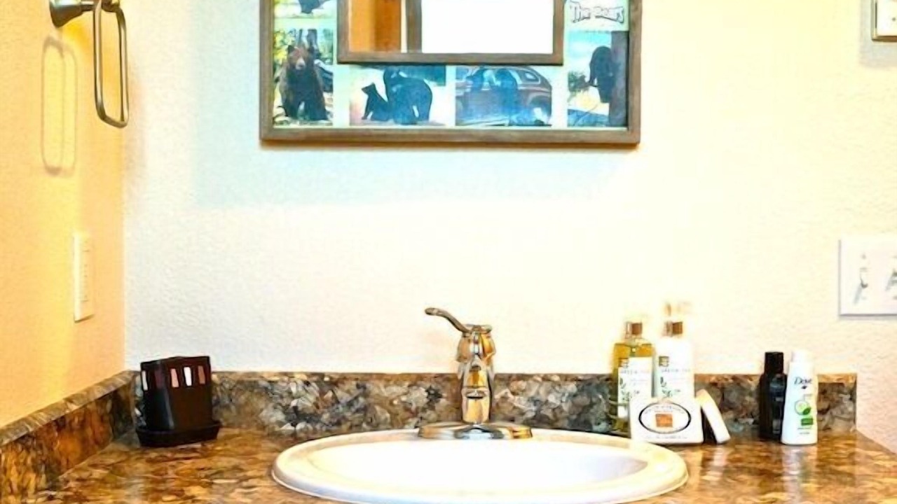 Photo of Bathroom in Emigrant