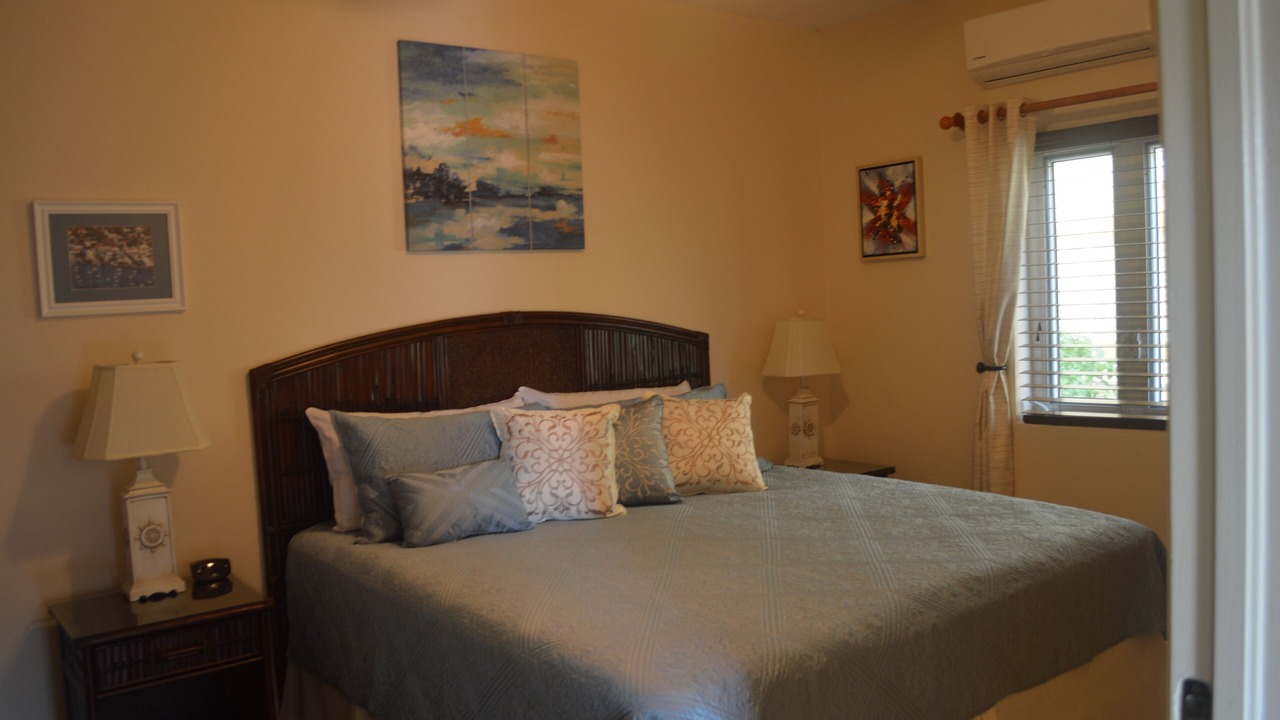 Photo of Bedroom in Estate Two Friends