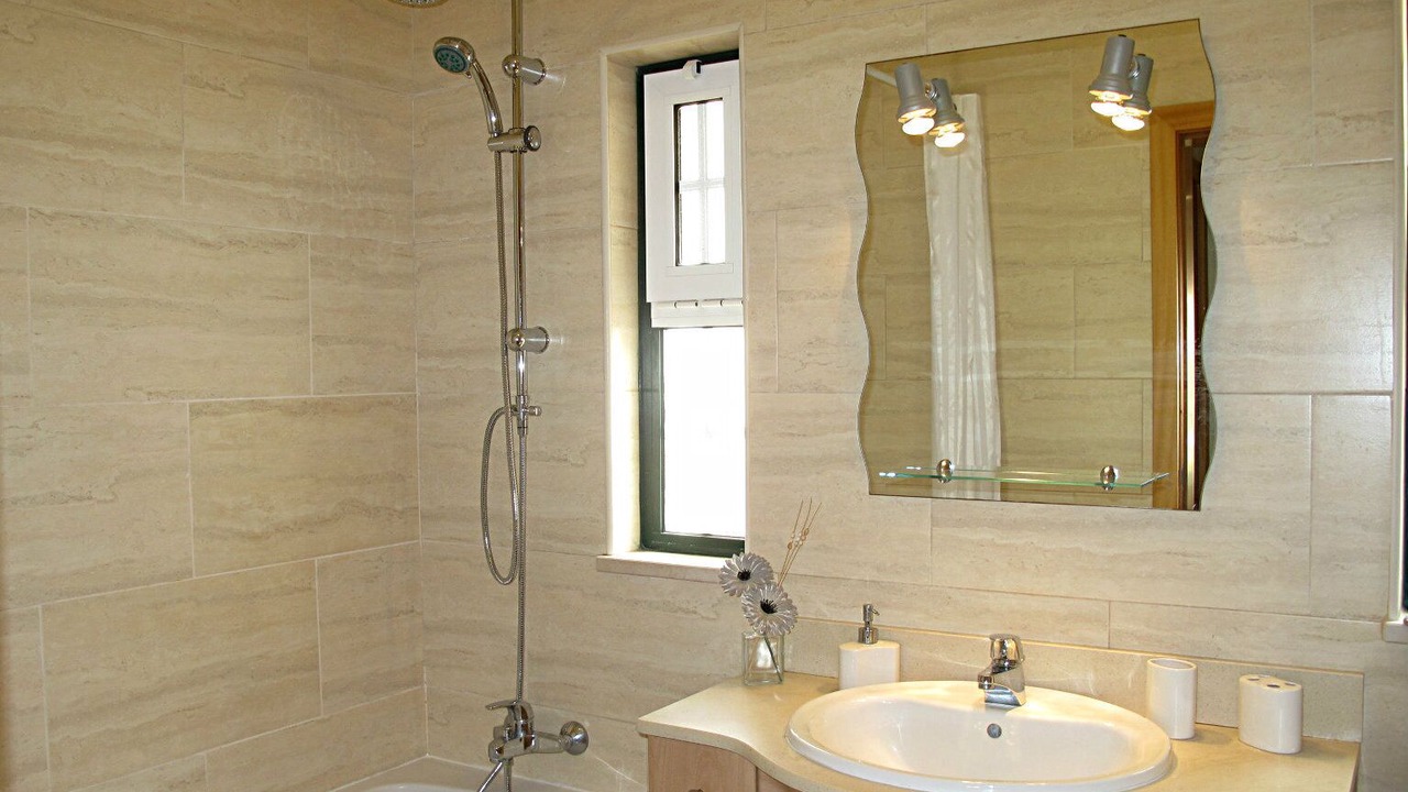Photo of Bathroom in Alporchinhos