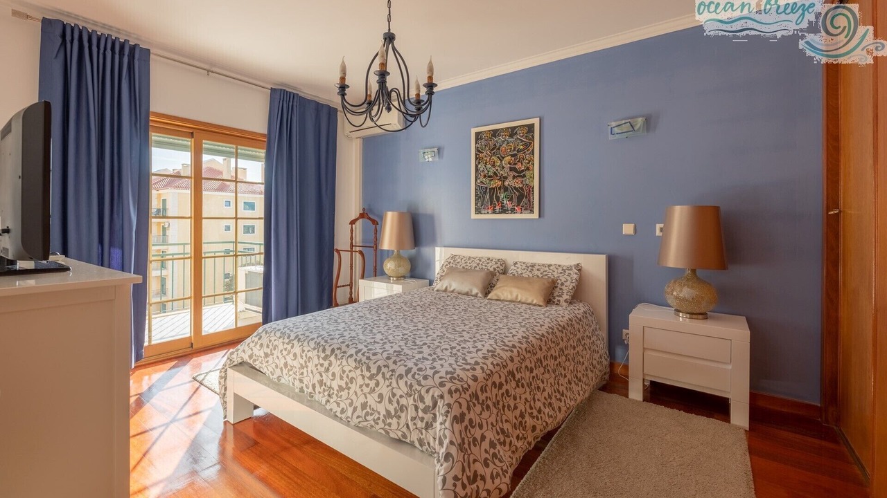 Photo of Bedroom in Carcavelos