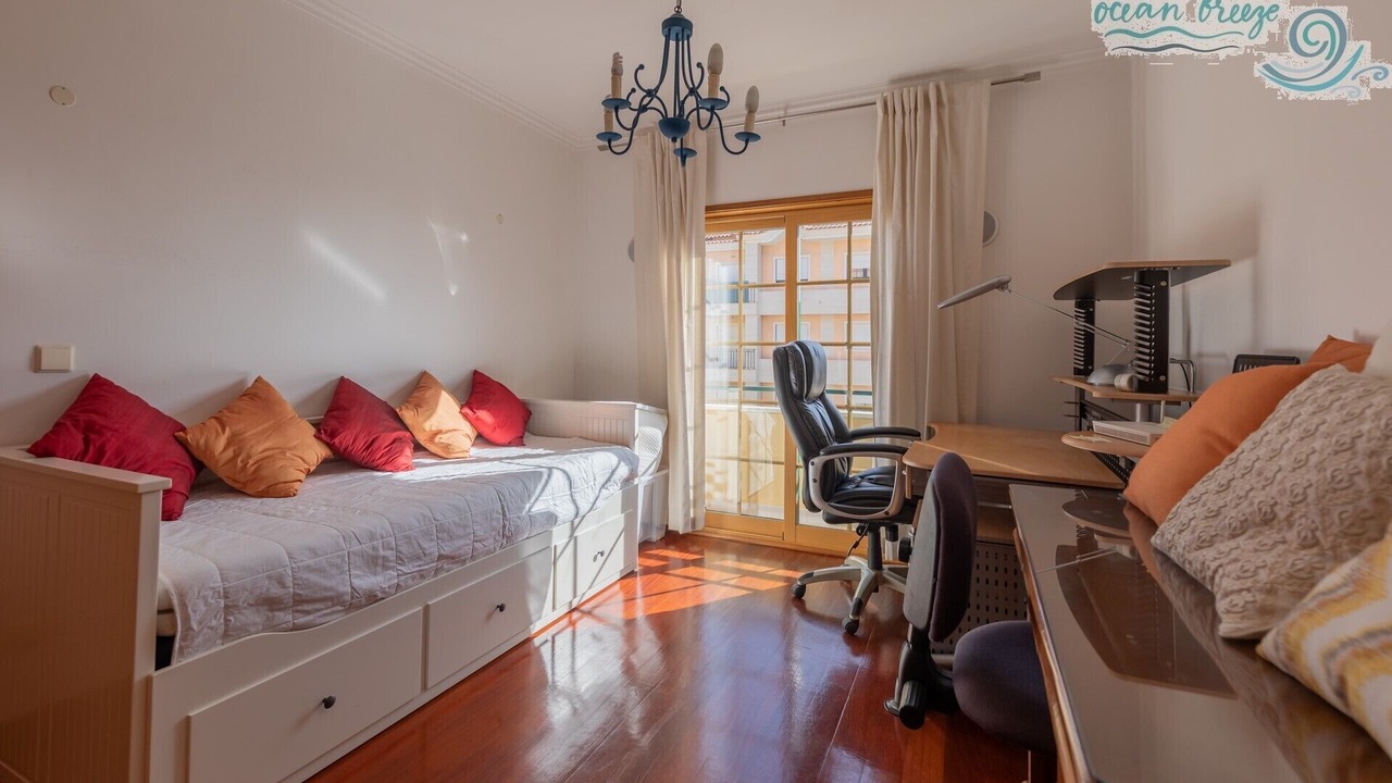 Photo of Bedroom in Carcavelos