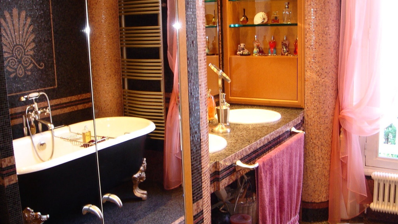 Photo of Bathroom in Le Celle-Saint-Cloud