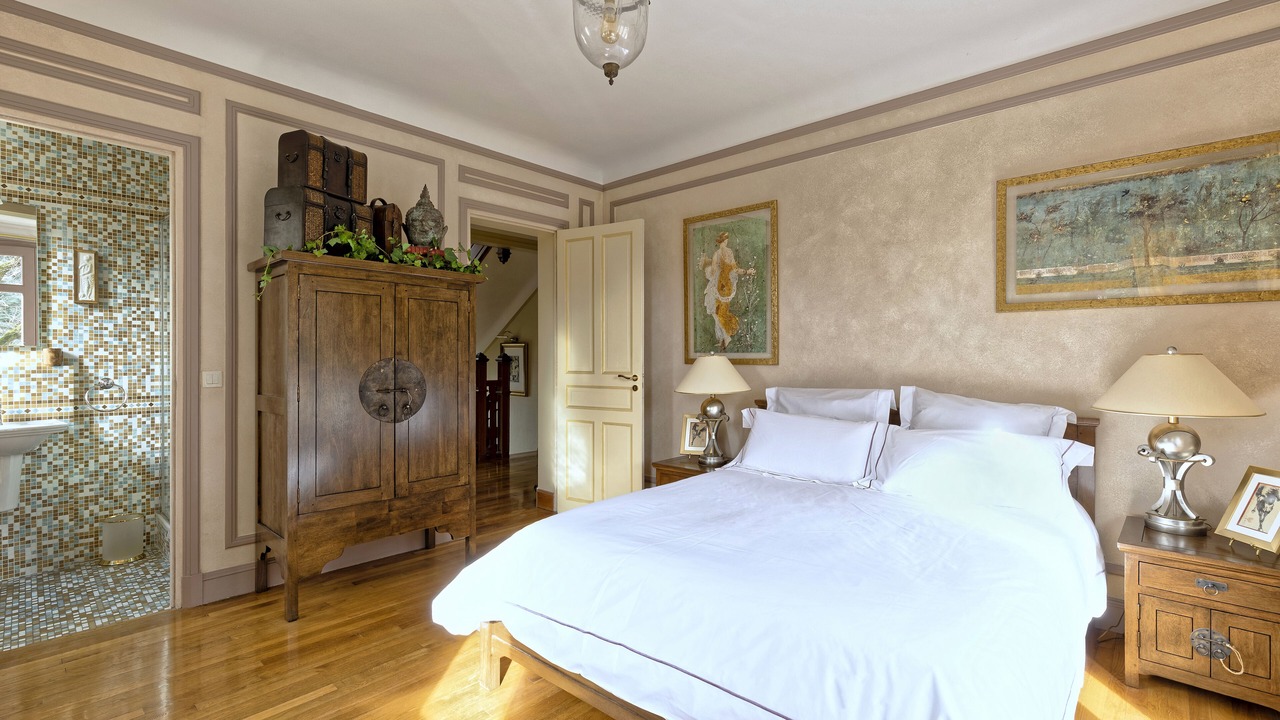 Photo of Bedroom in Le Celle-Saint-Cloud