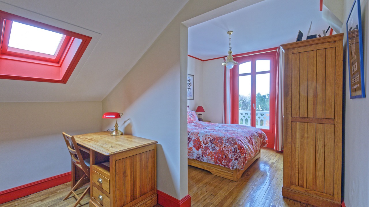 Photo of Bedroom in Le Celle-Saint-Cloud