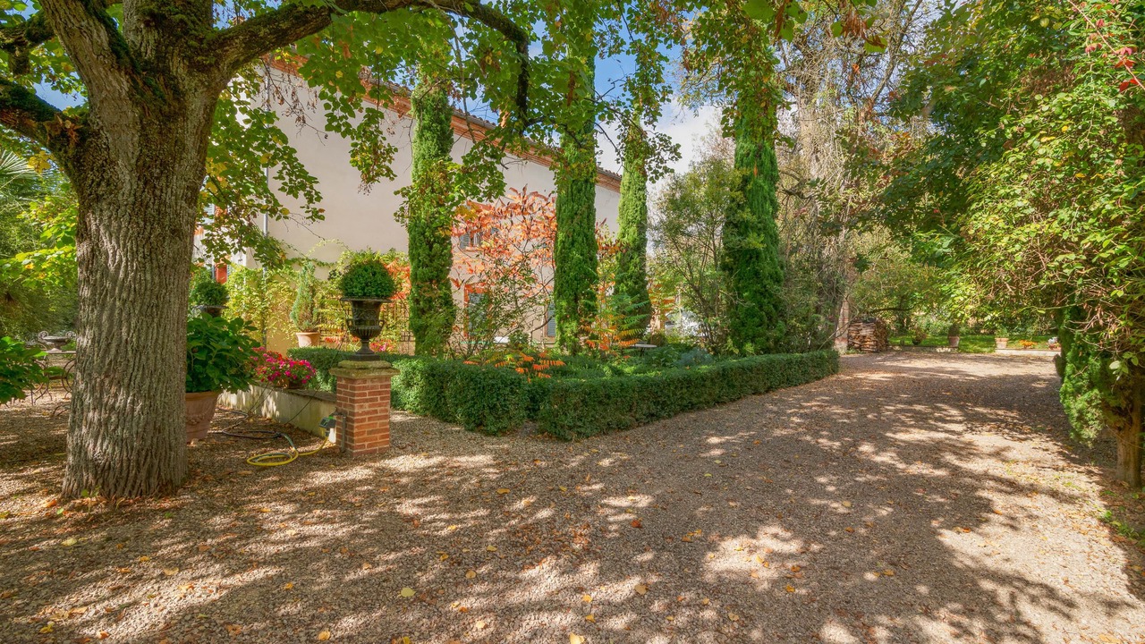 Photo of Outdoor in Ambres