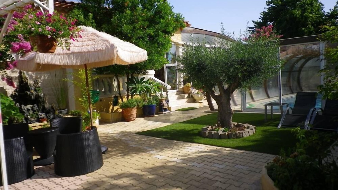 Photo of Patio Balcony in Route d'Arles