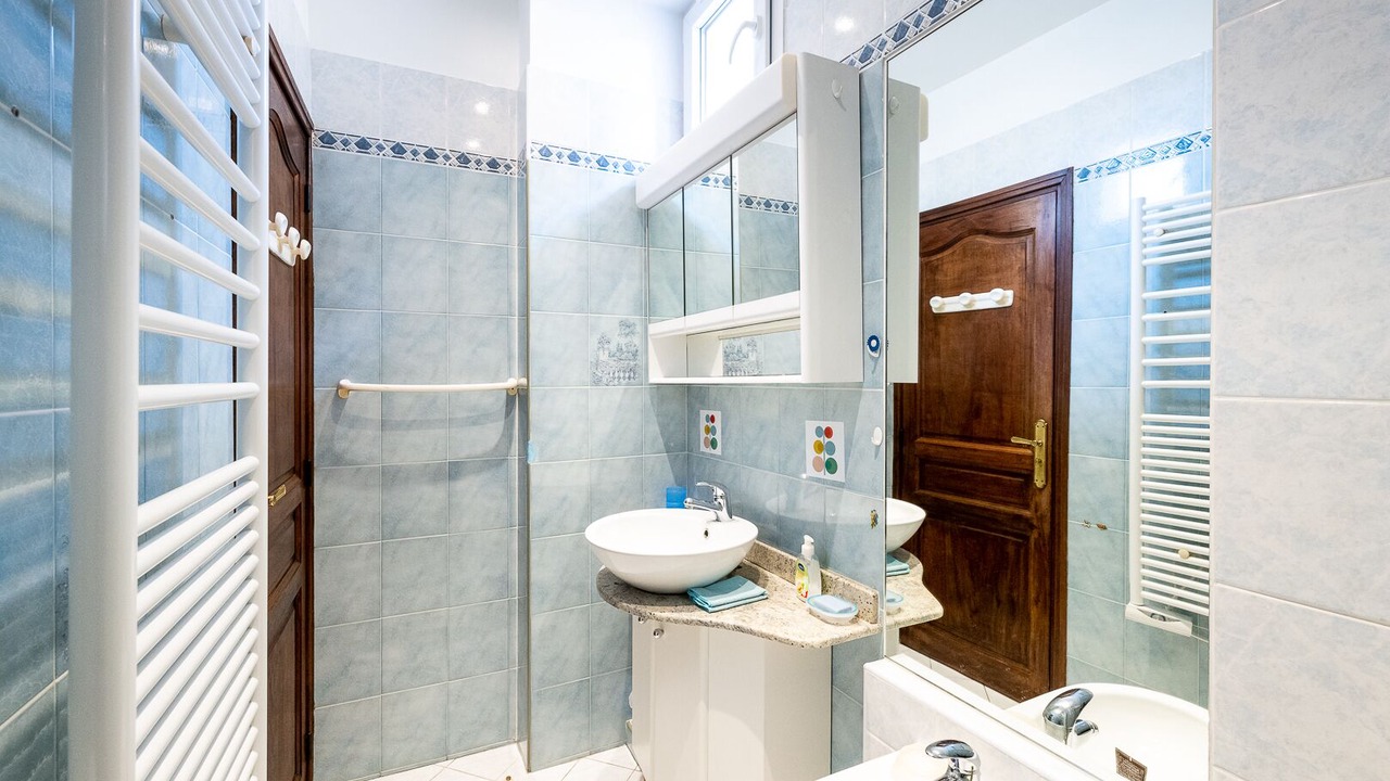 Photo of Bathroom in Antibes City Centre