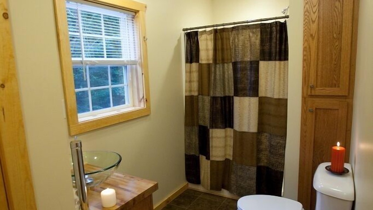 Photo of Bathroom in Murphysboro