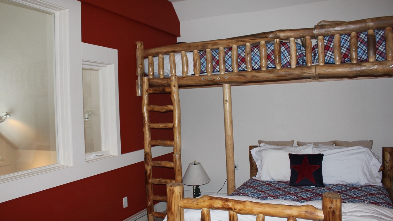 Photo of Bedroom in Saddle Ridge