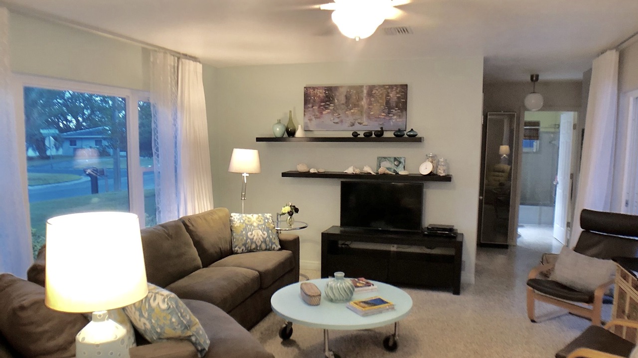 Photo of Livingroom in South Gate Ridge