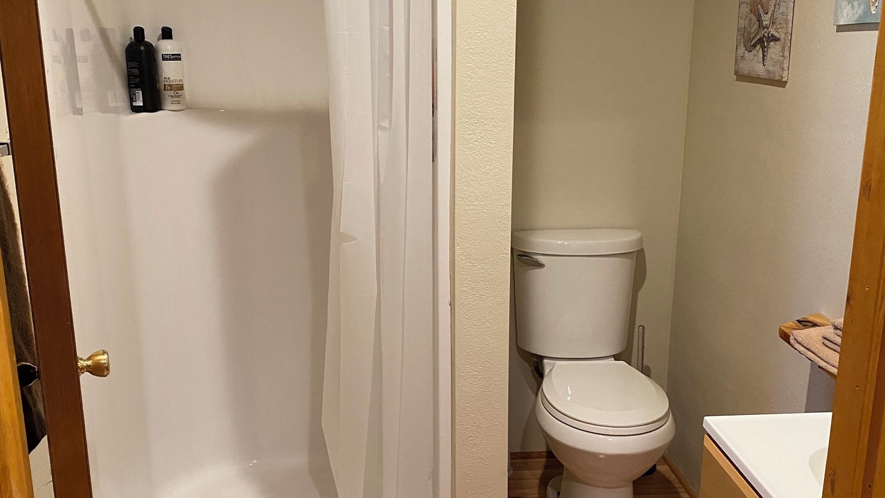 Photo of Bathroom in Cannonville