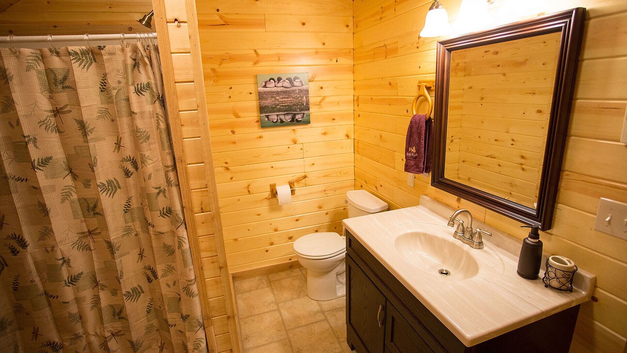 Photo of Bathroom in Silver Gate