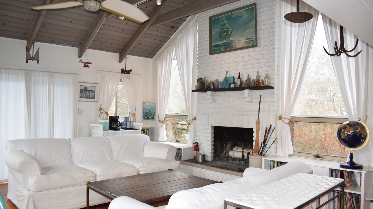 Photo of Livingroom in Montauk