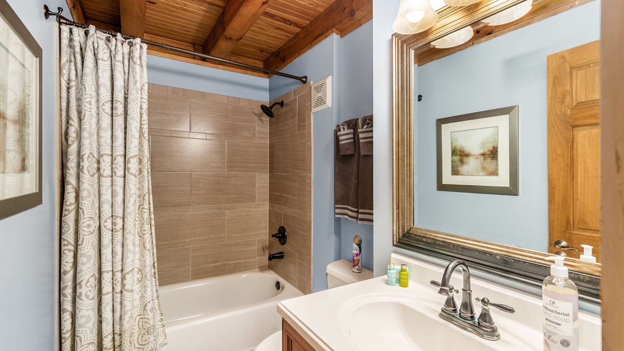 Photo of Bathroom in Logan