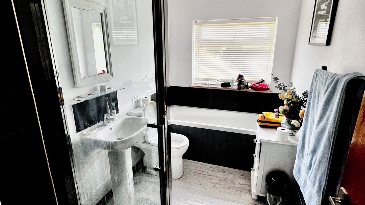 Photo of Bathroom in Trenance