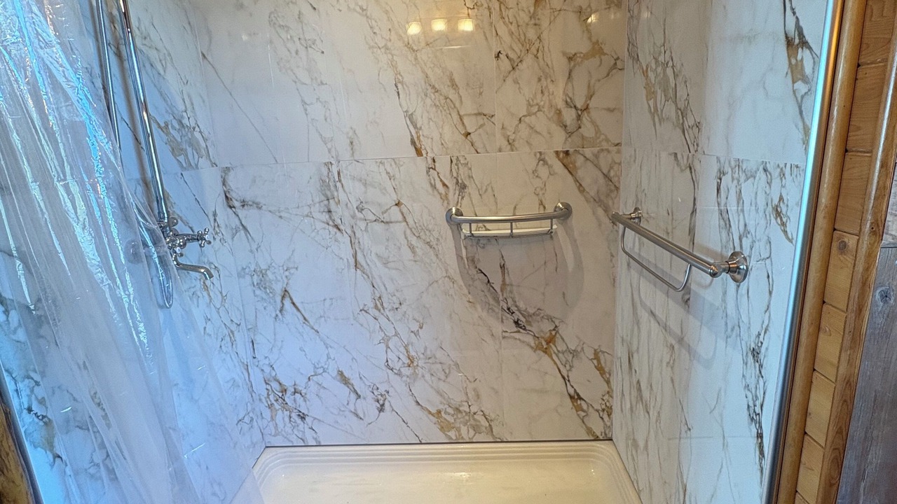Photo of Bathroom in Mohawk