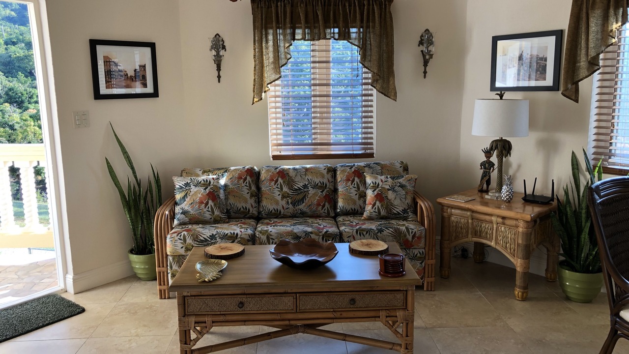 Photo of Livingroom in Estate Two Friends