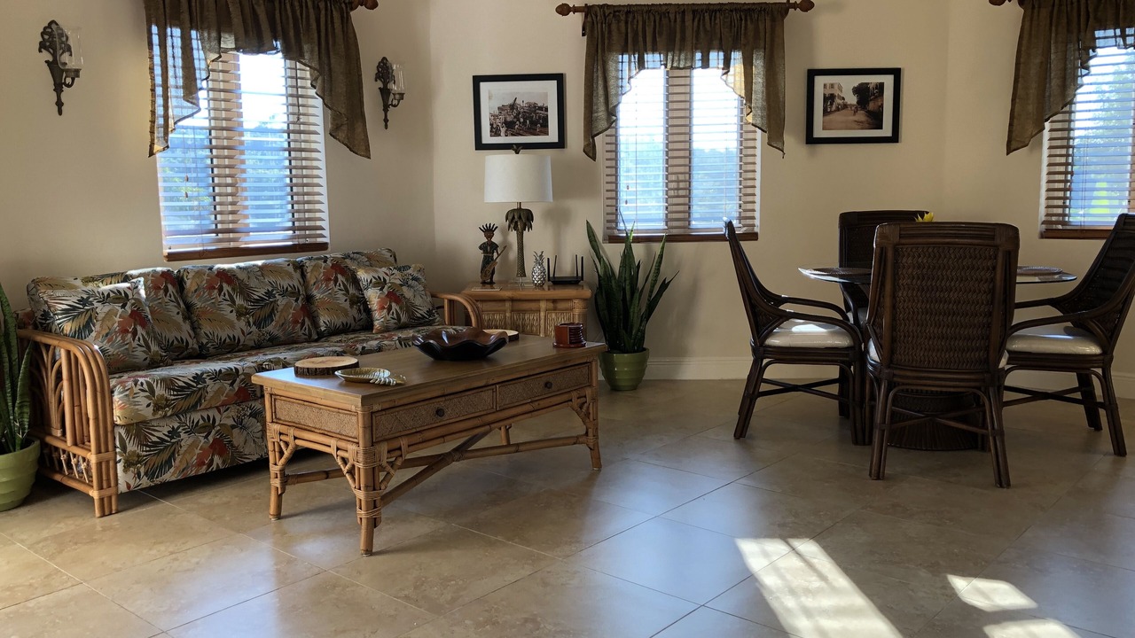 Photo of Livingroom in Estate Two Friends