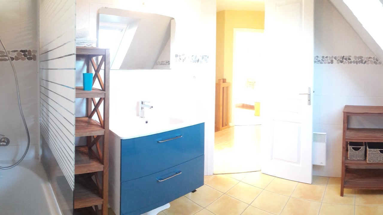 Photo of Bathroom in Plouneour-Brignogan-Plages
