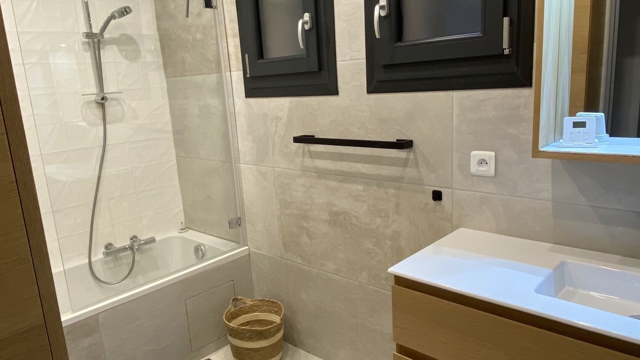 Photo of Bathroom in Bagnols-en-Foret