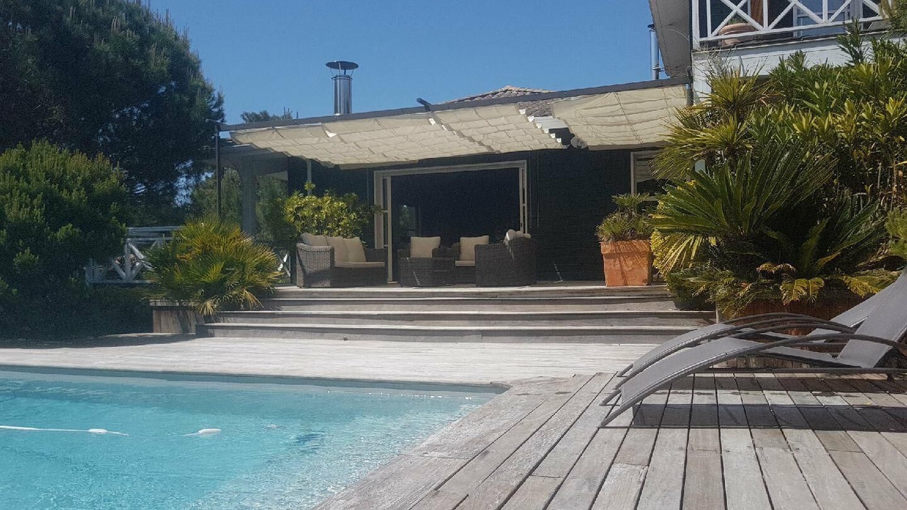 Photo of Outdoor in Le Canon