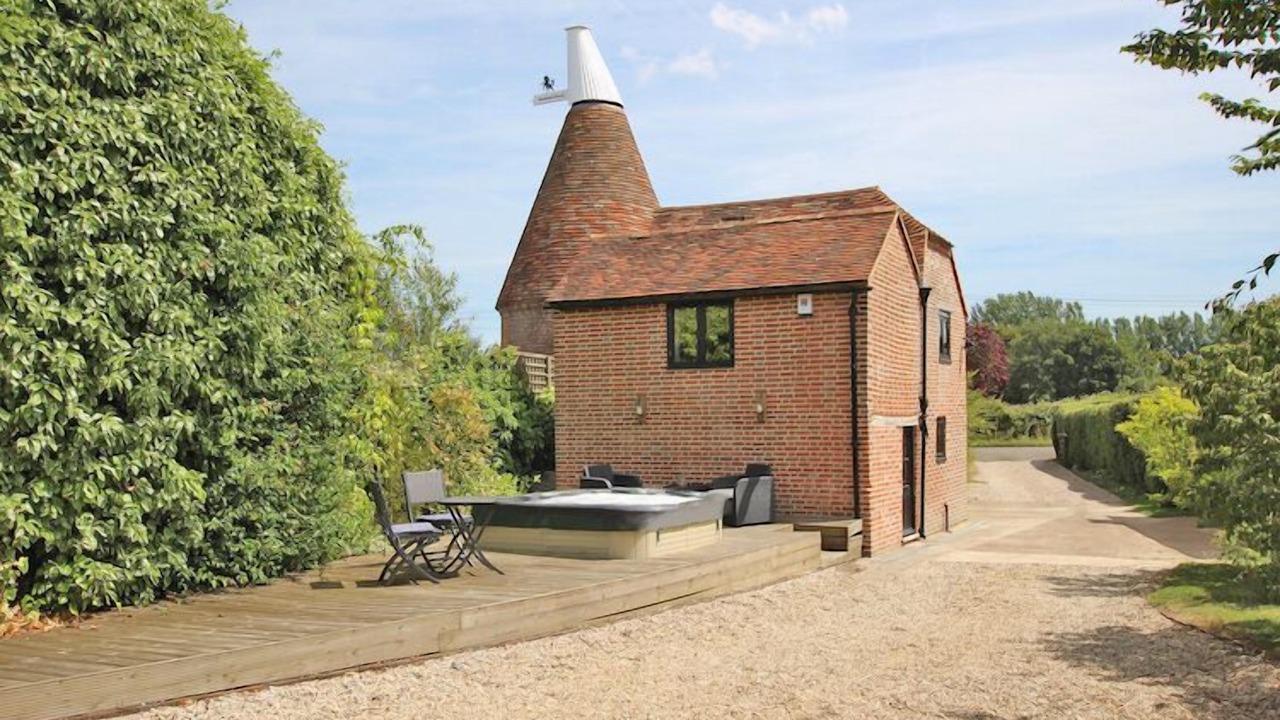 Photo of Outdoor in Ashford