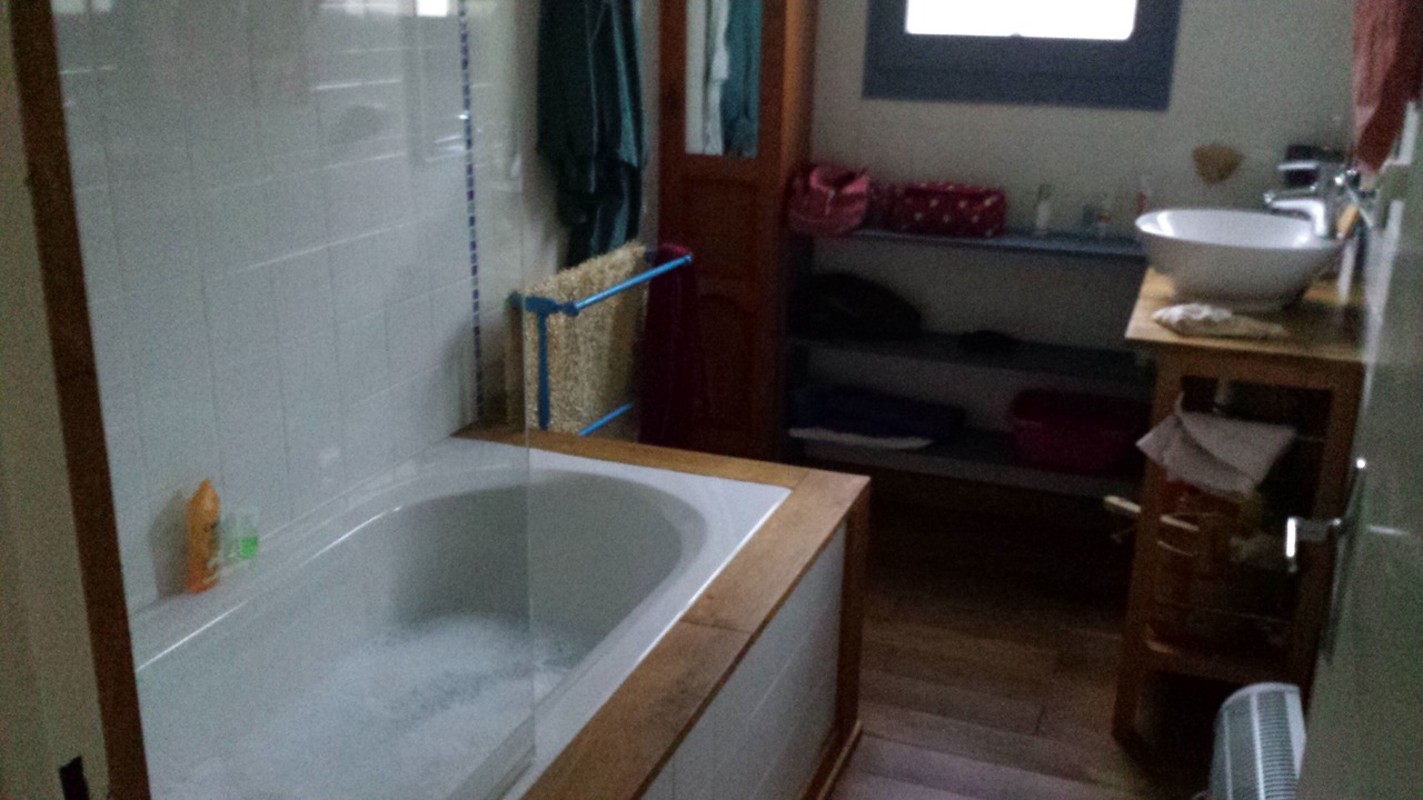Photo of Bathroom in Ternuay-Melay-et-Saint-Hilaire