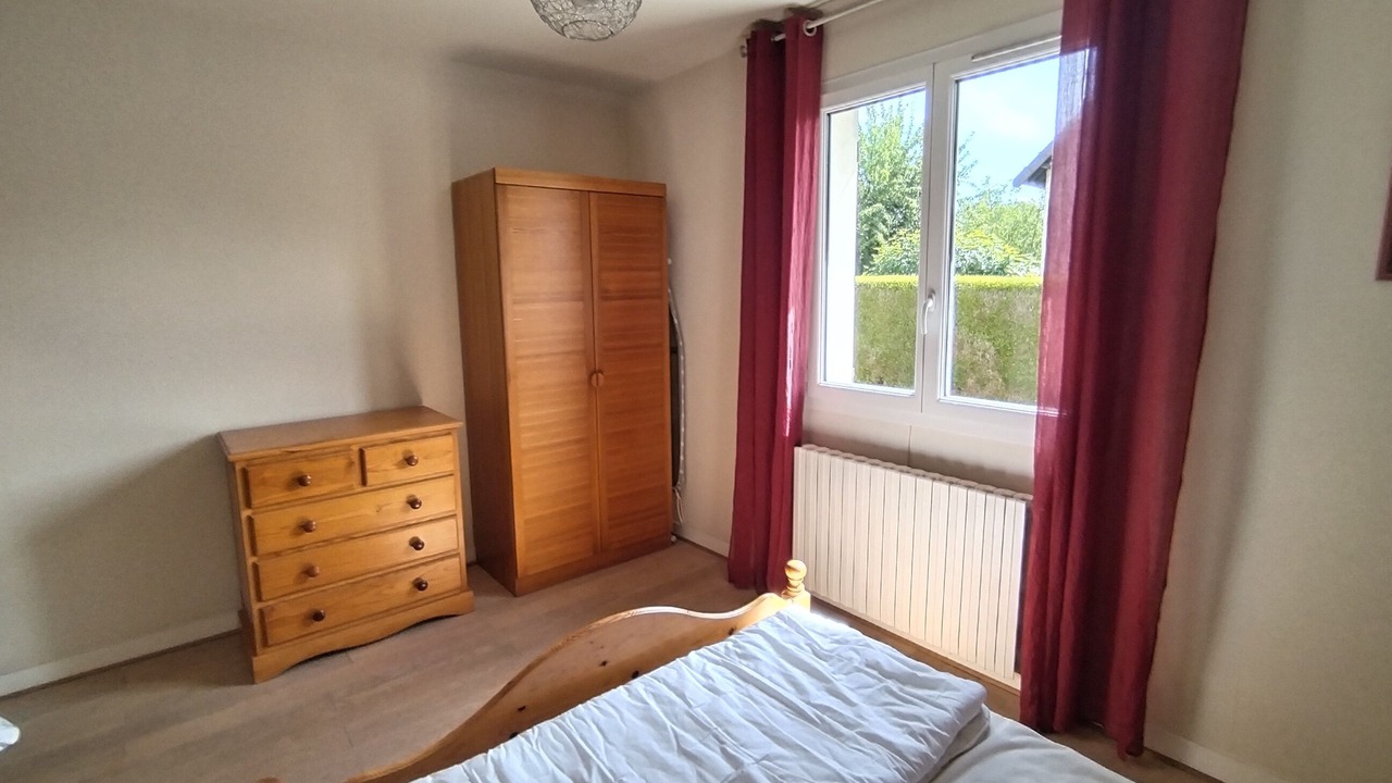 Photo of Bedroom in Cormelles-le-Royal