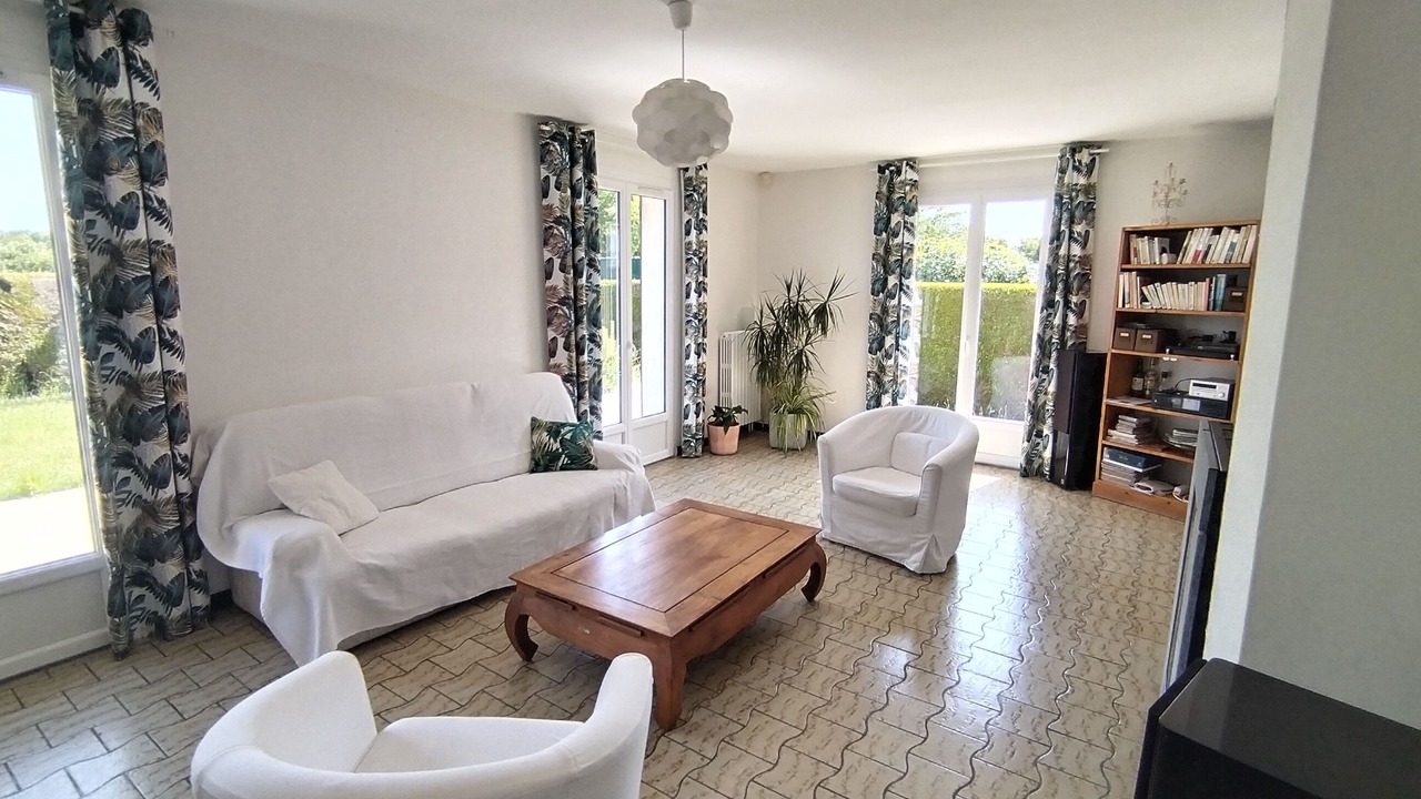Photo of Livingroom in Cormelles-le-Royal