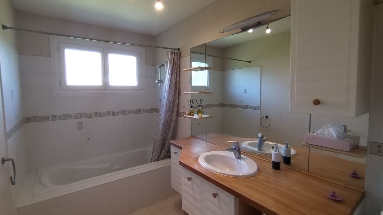 Photo of Bathroom in Cormelles-le-Royal
