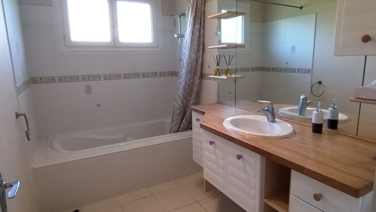 Photo of Bathroom in Cormelles-le-Royal