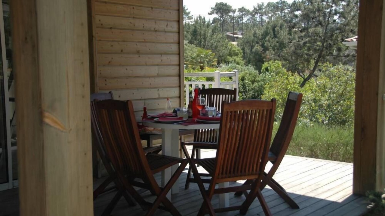 Photo of Patio Balcony in L'Herbe