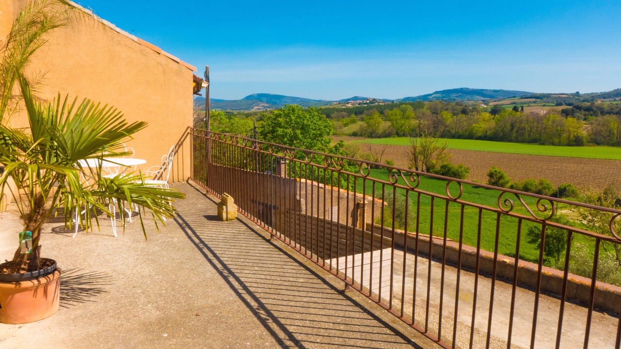 Photo of Patio Balcony in Loupia