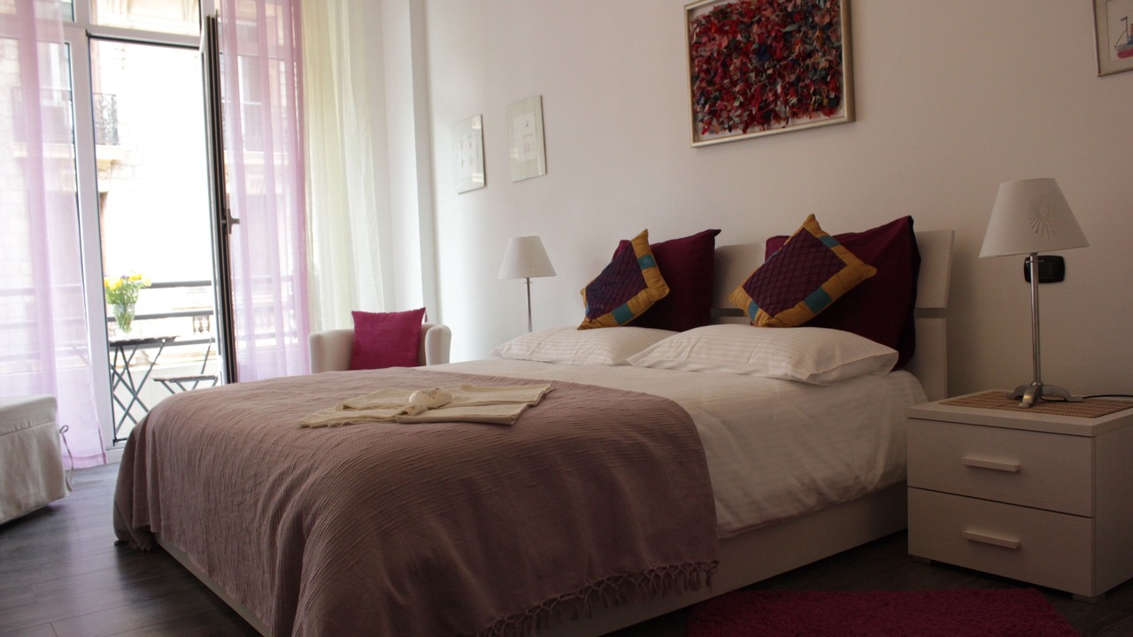 Photo of Bedroom in Carre d'Or