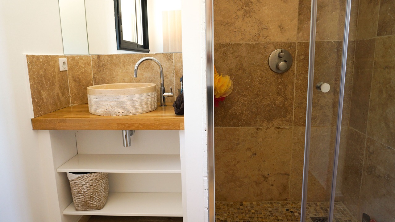 Photo of Bathroom in Entrecasteaux