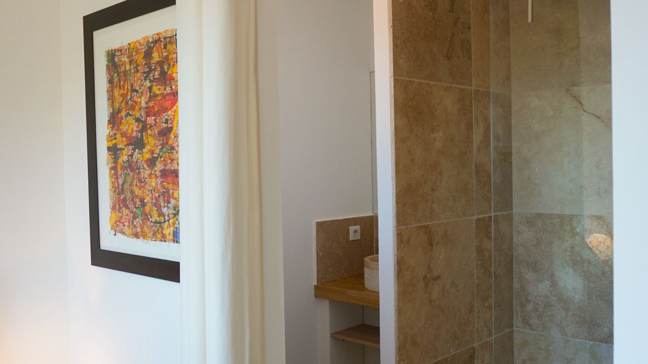 Photo of Bathroom in Entrecasteaux