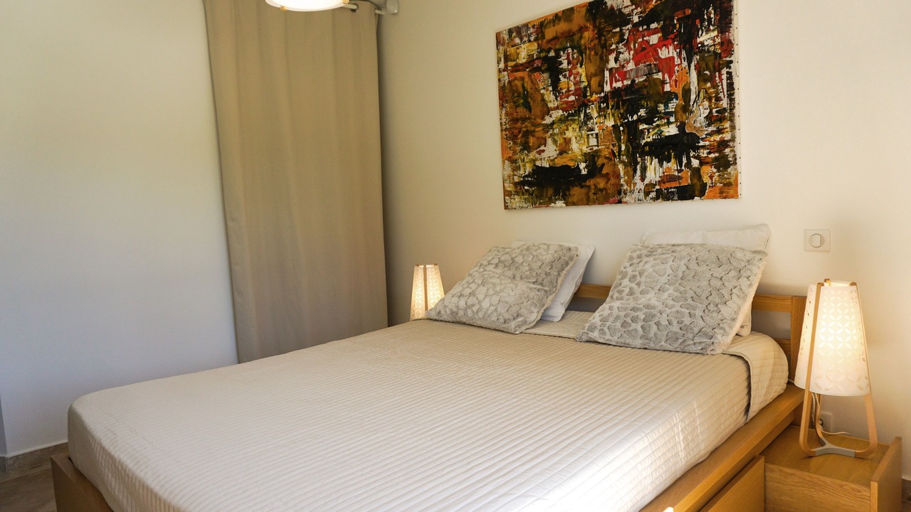 Photo of Bedroom in Entrecasteaux
