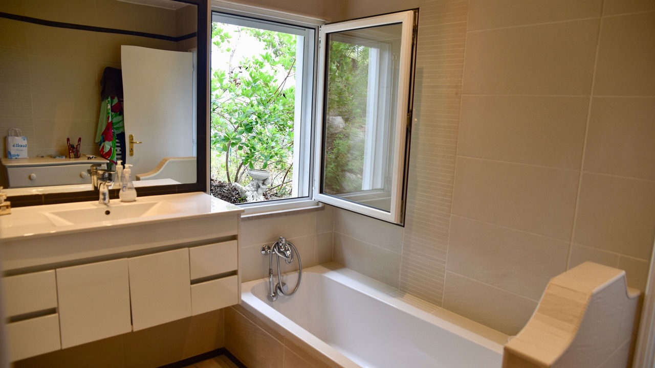 Photo of Bathroom in Quinta das Raposeiras