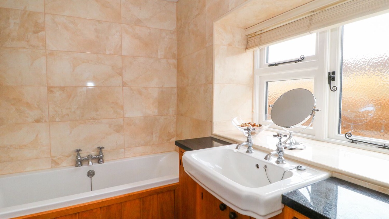 Photo of Bathroom in Norton Sub Hamdon