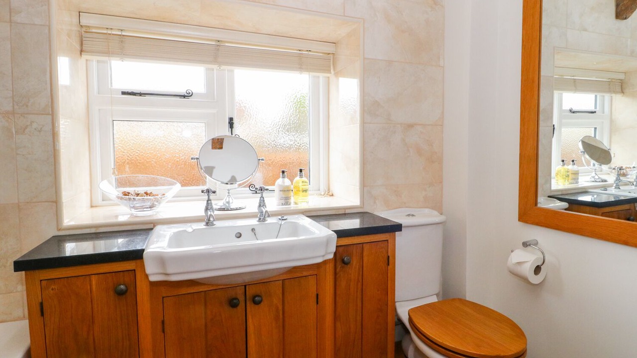 Photo of Bathroom in Norton Sub Hamdon