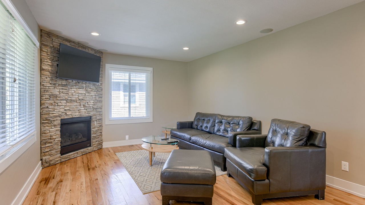Photo of Livingroom in South Central Omaha