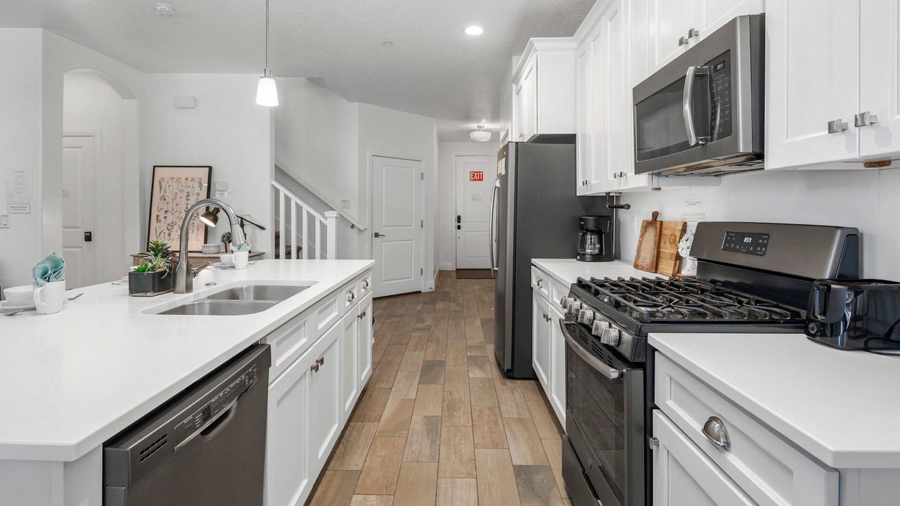 Photo of Kitchen in Hurricane