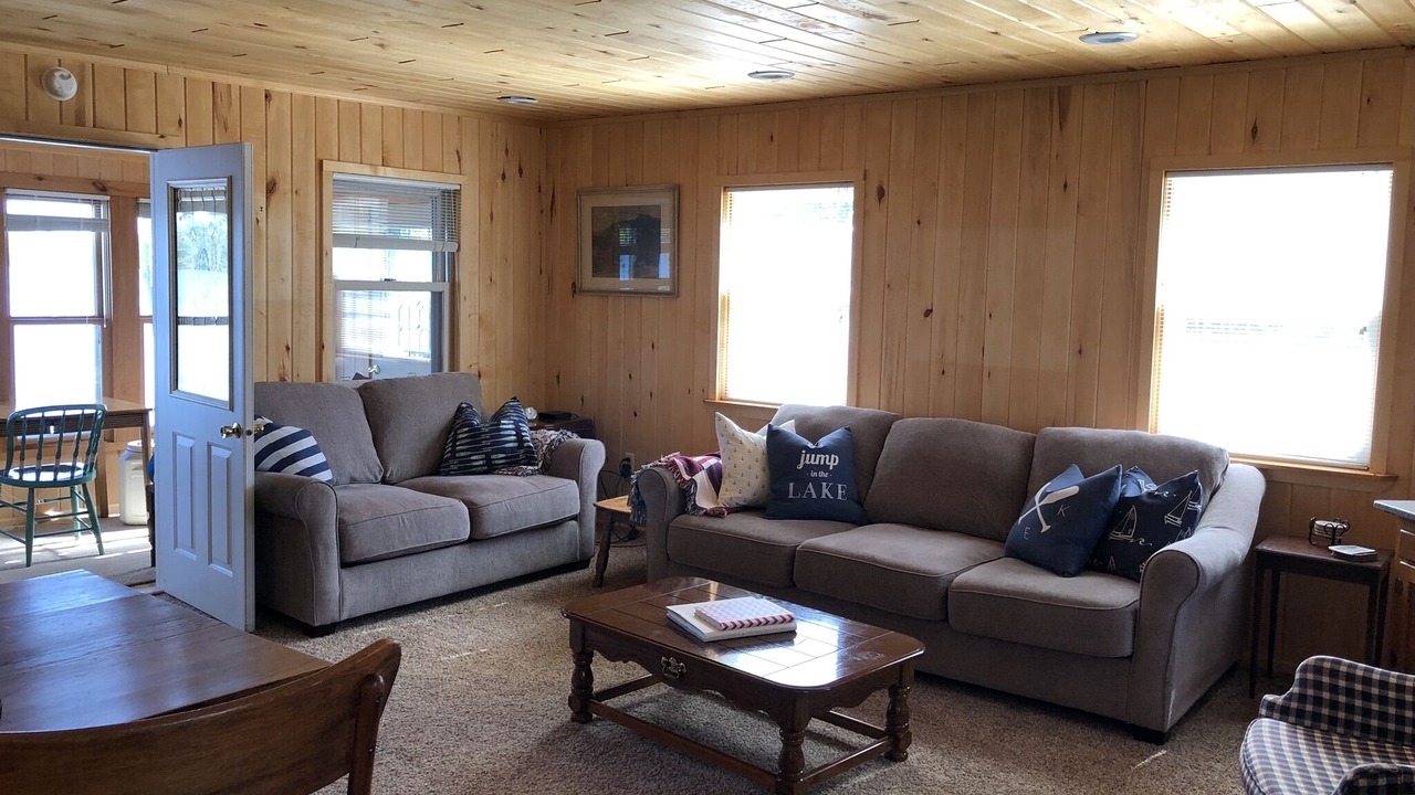 Photo of Livingroom in Copper Harbor