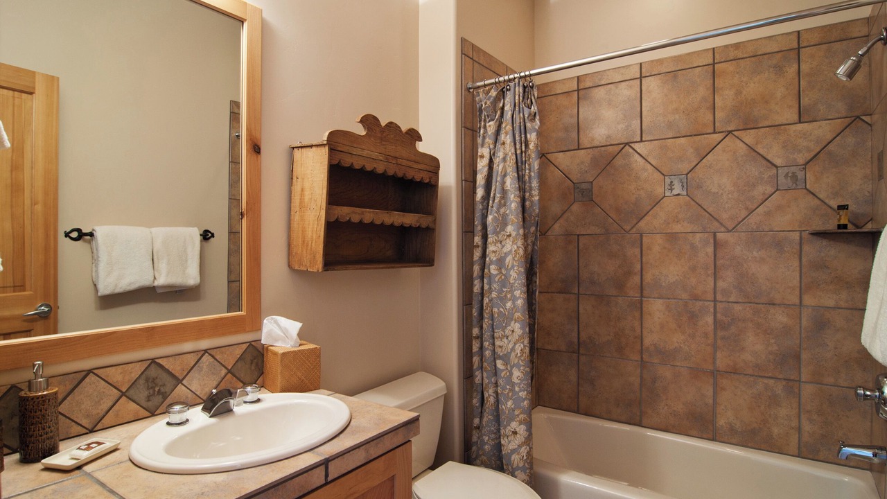 Photo of Bathroom in Park Meadows