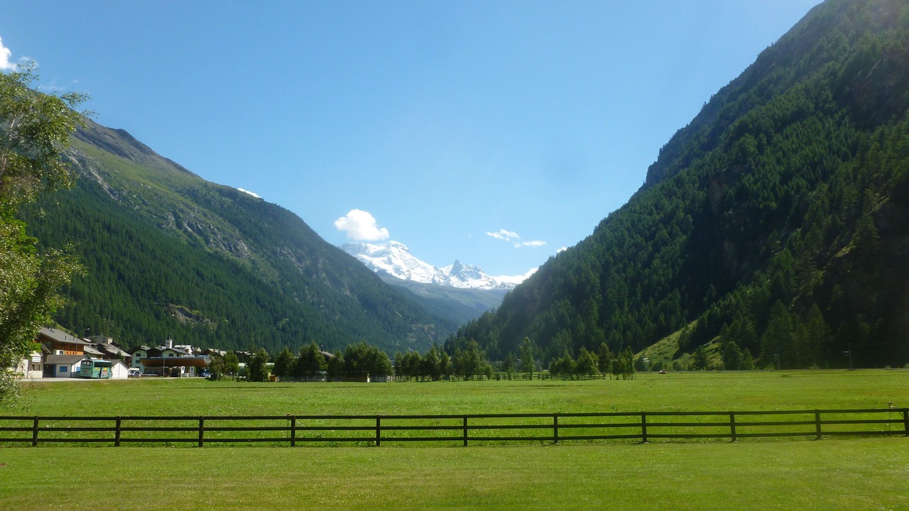 Photo of Others in Taesch