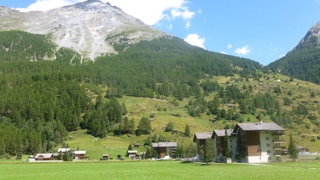 Photo of Others in Taesch
