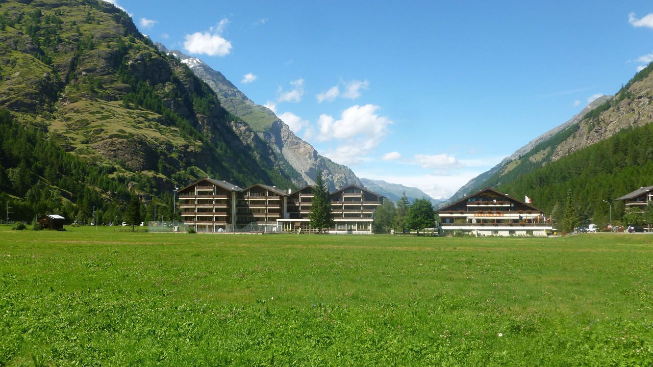 Photo of Others in Taesch