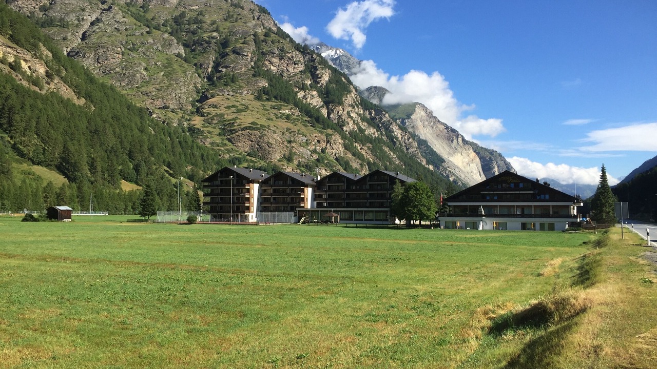 Photo of Others in Taesch