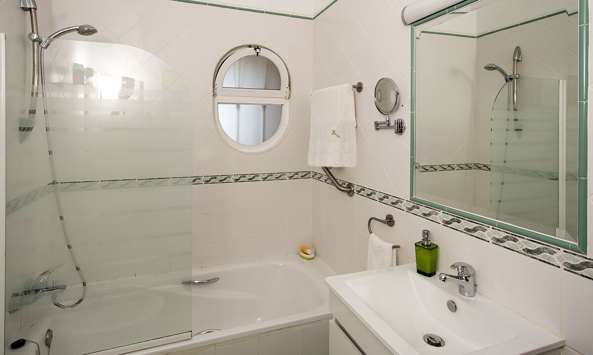Photo of Bathroom in Funchal