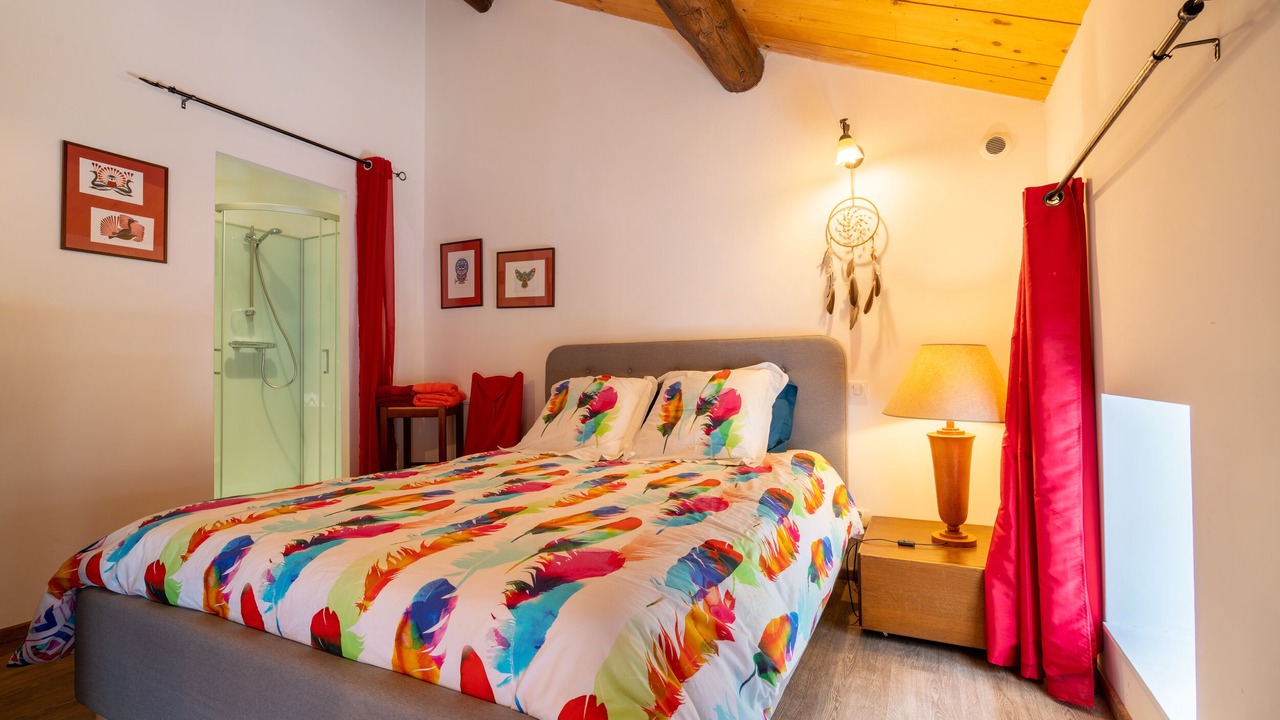 Photo of Bedroom in Raville